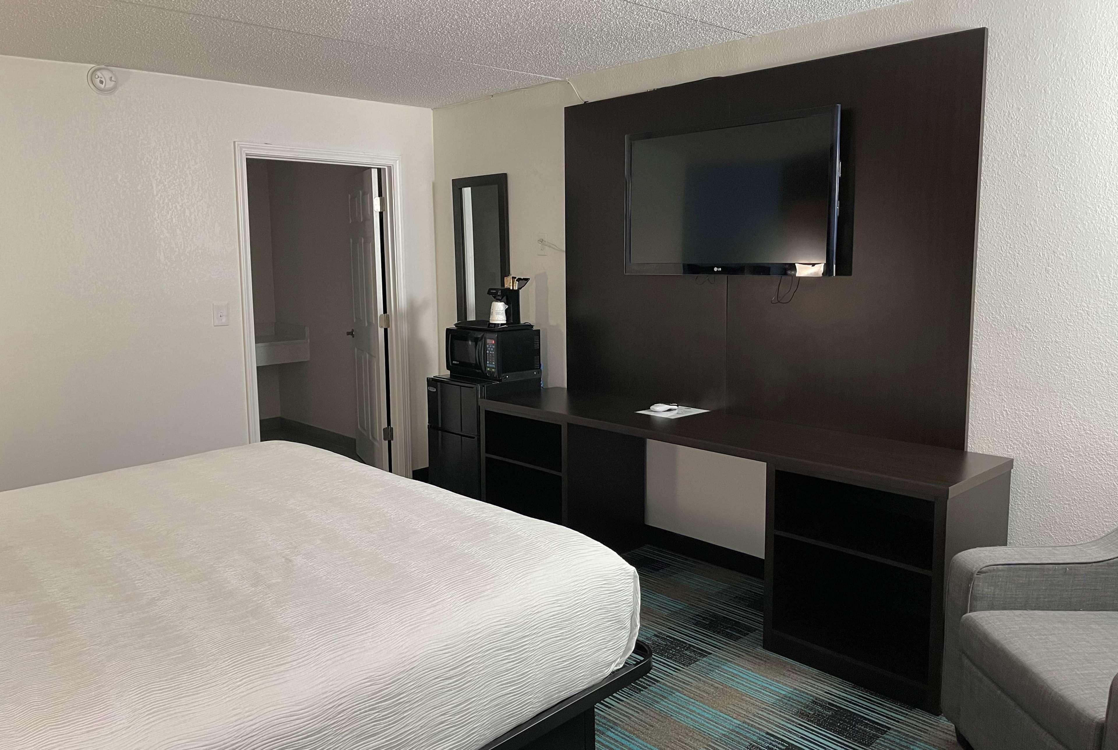 Days Inn By Wyndham Calhoun Ga I-75 And Us-41 Eksteriør billede