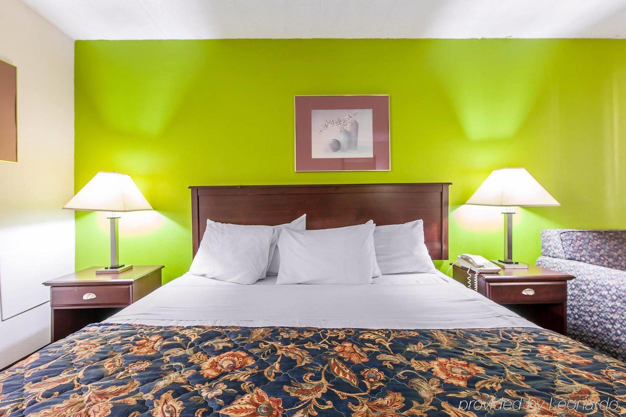 Days Inn By Wyndham Calhoun Ga I-75 And Us-41 Eksteriør billede