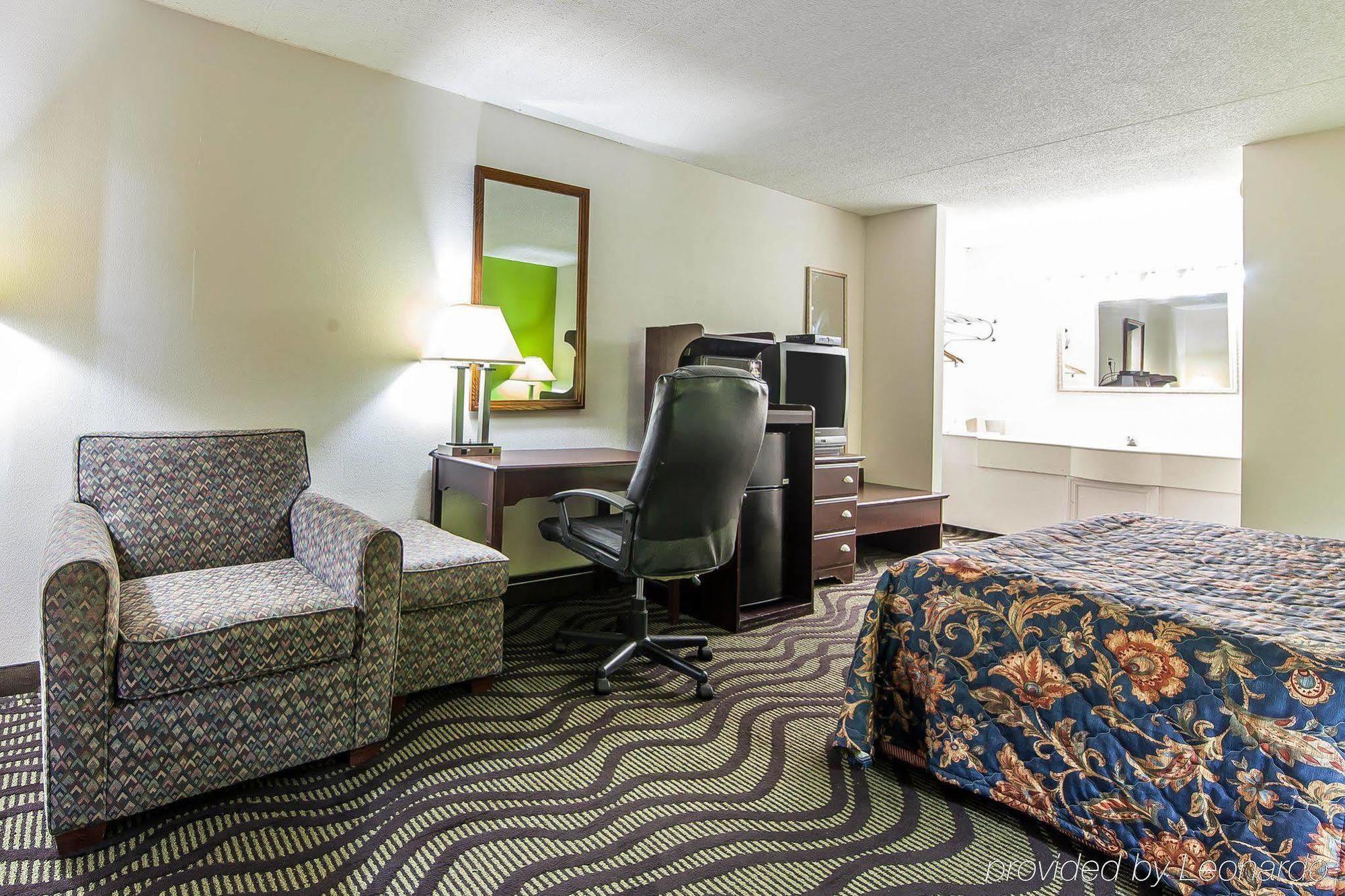 Days Inn By Wyndham Calhoun Ga I-75 And Us-41 Eksteriør billede