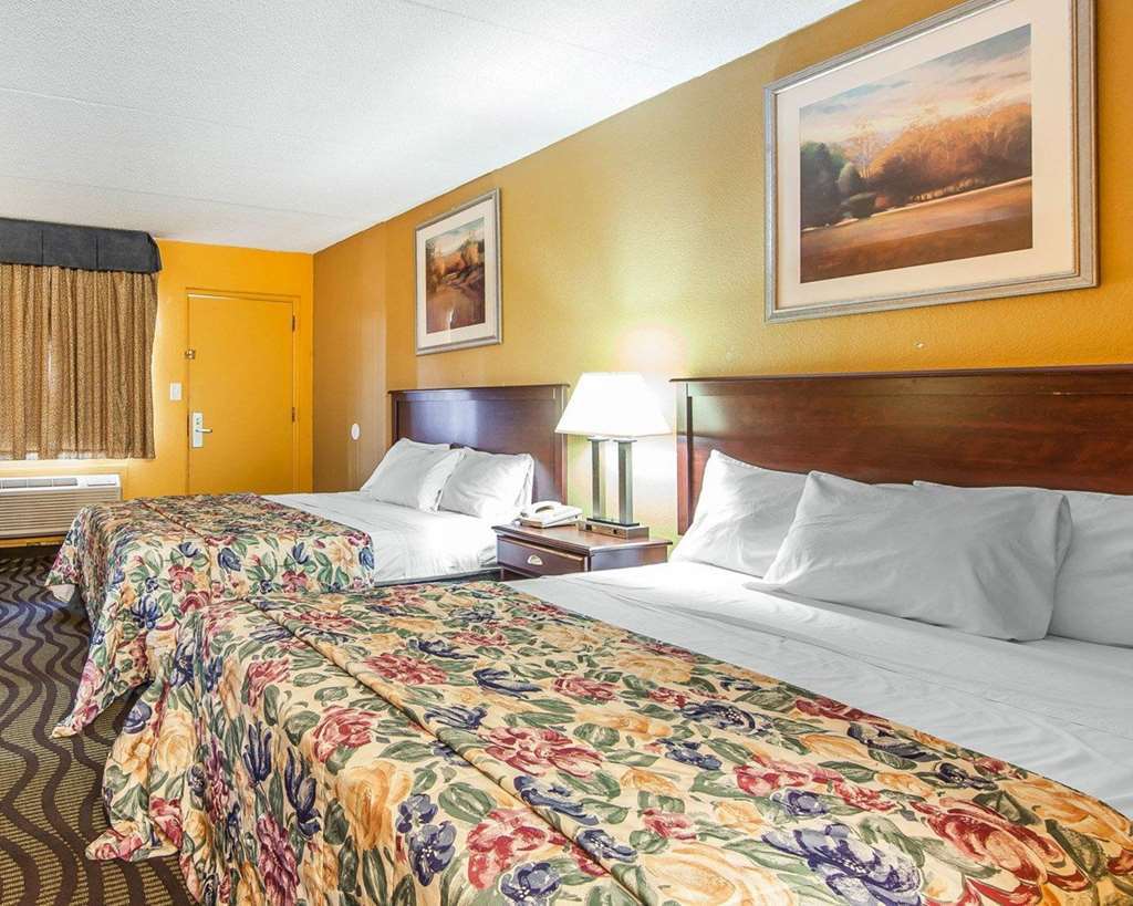 Days Inn By Wyndham Calhoun Ga I-75 And Us-41 Værelse billede